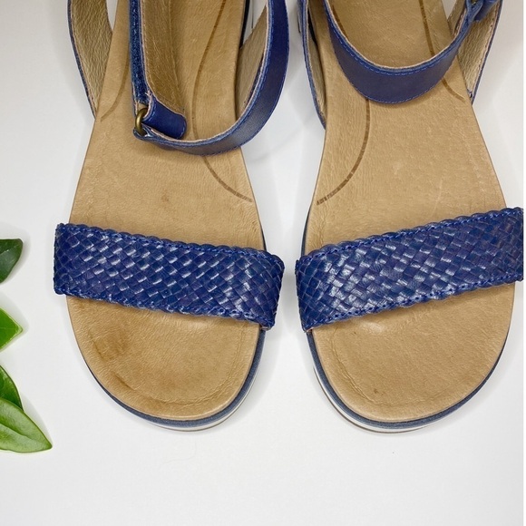 UGG Navy Blue Laddie Marino Sandals Size 7.5 - Picture 5 of 10